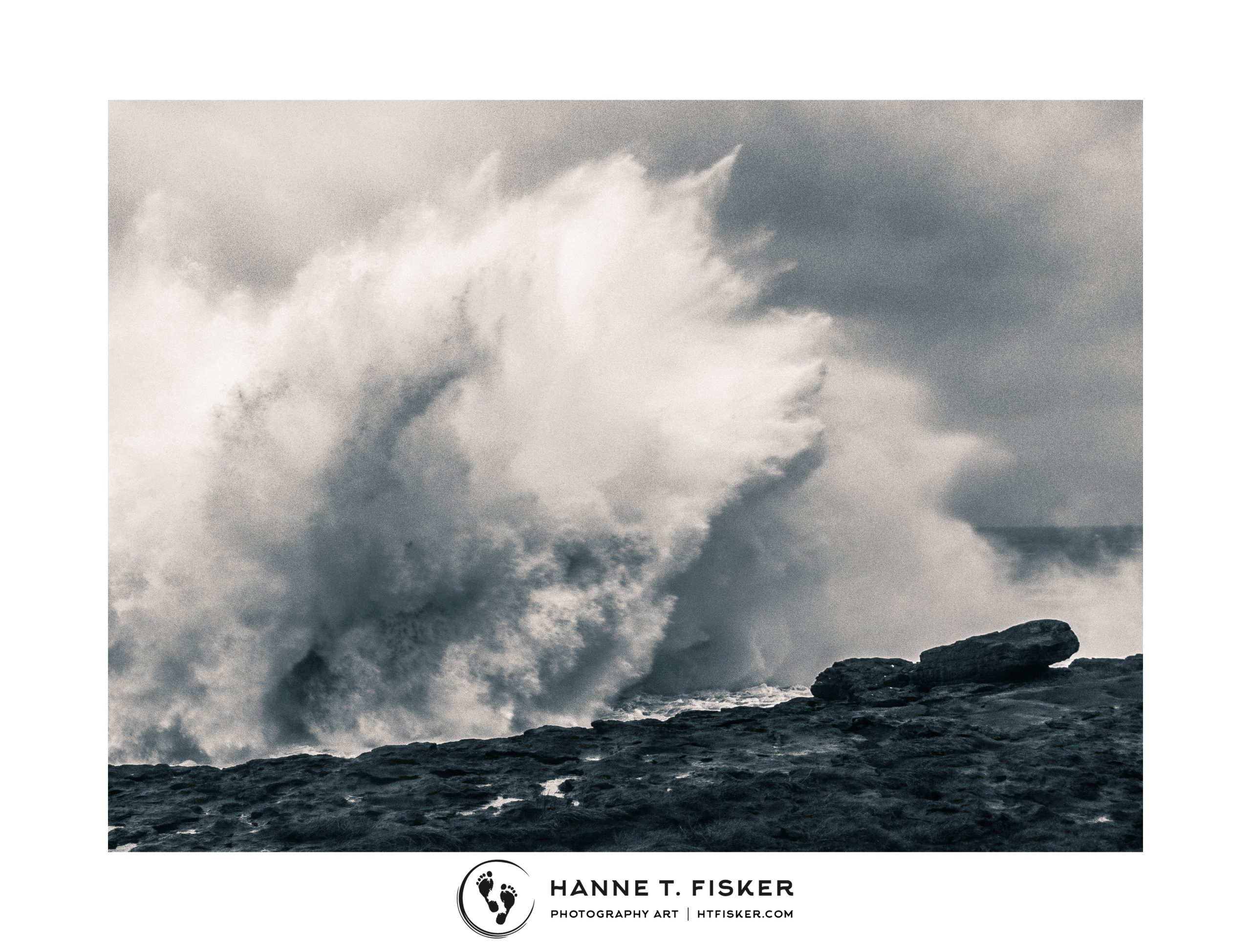 Poulnabrone Dolmen, Burren, Co. Clare